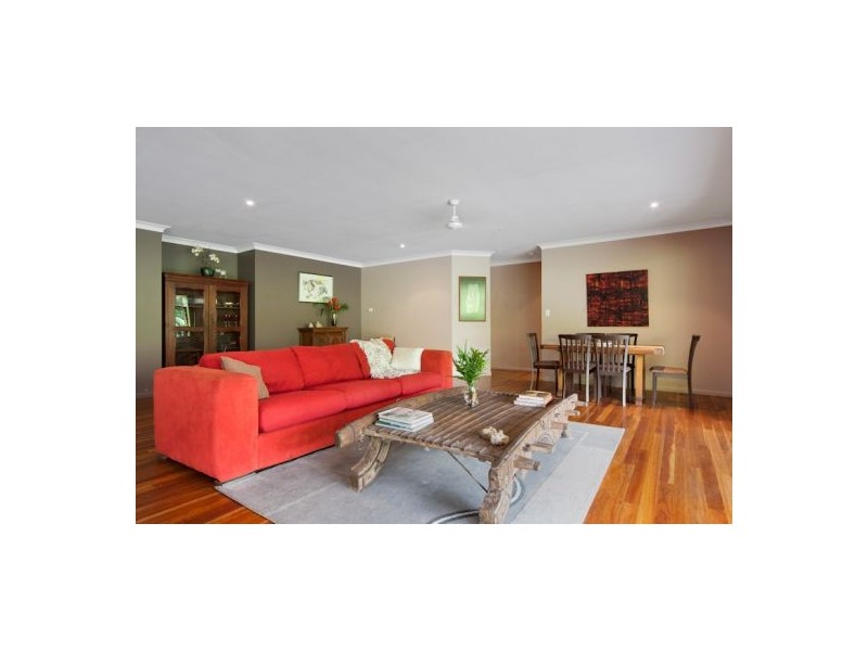 L2 Woodridge Close, Redlynch QLD 4870