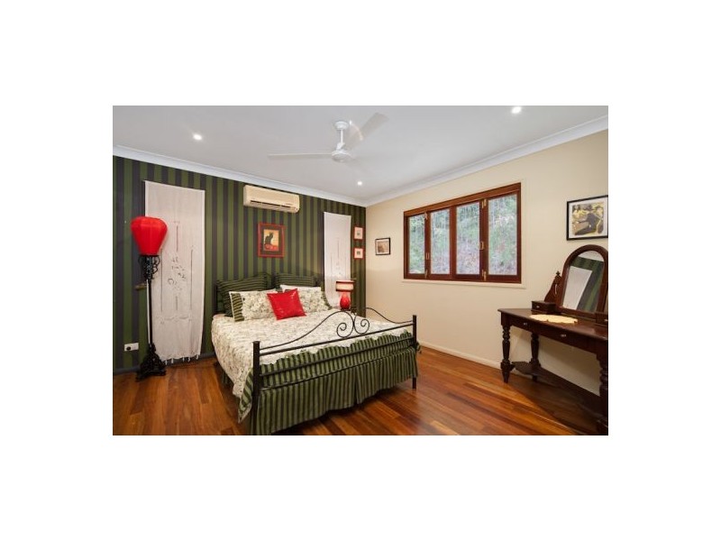 L2 Woodridge Close, Redlynch QLD 4870