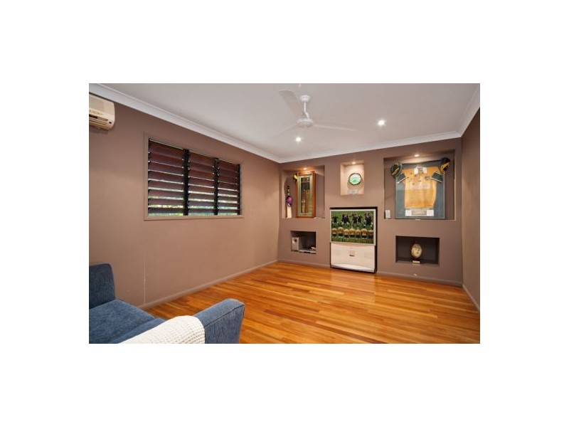 L2 Woodridge Close, Redlynch QLD 4870