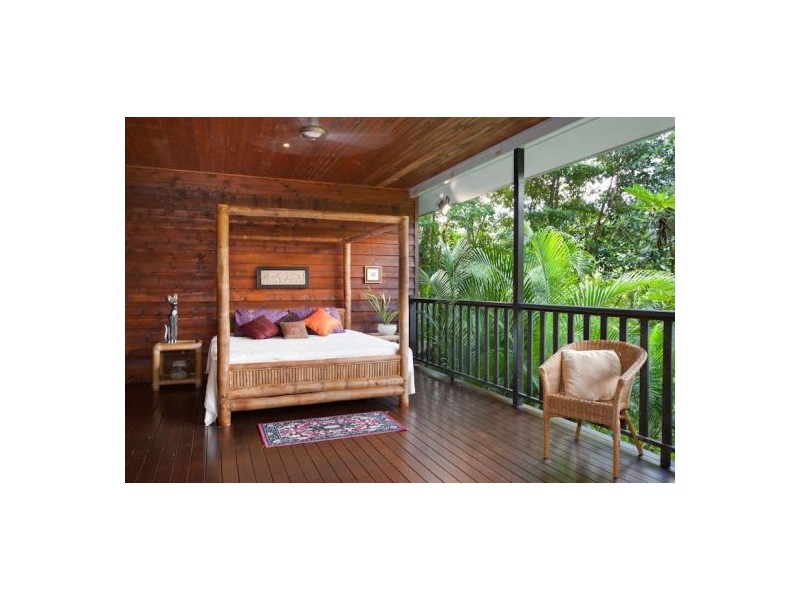 L2 Woodridge Close, Redlynch QLD 4870