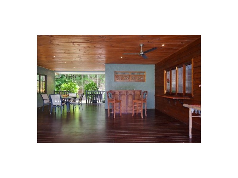 L2 Woodridge Close, Redlynch QLD 4870