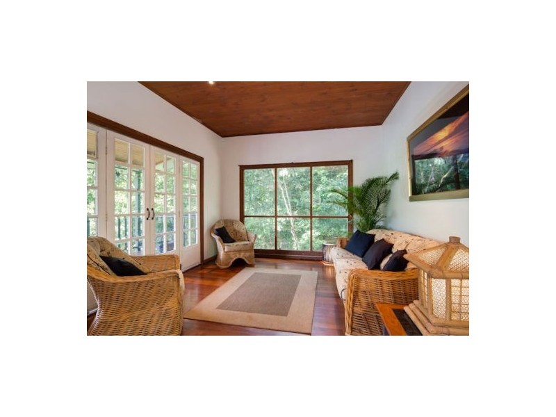 L2 Woodridge Close, Redlynch QLD 4870