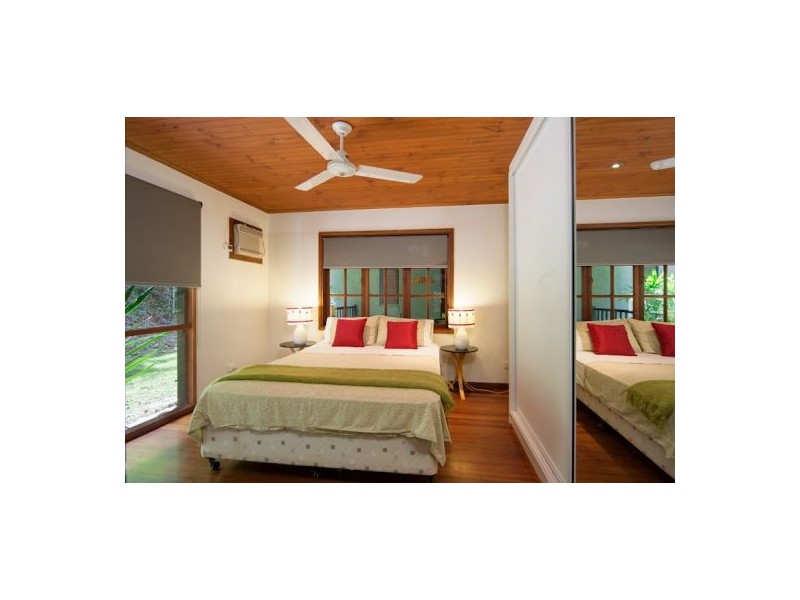 L2 Woodridge Close, Redlynch QLD 4870