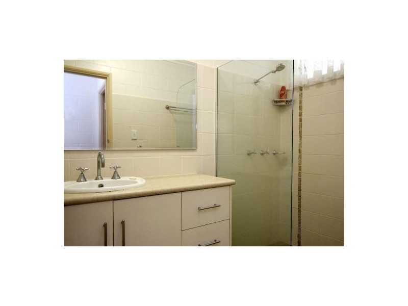 2/13 Kalinda Close, White Rock QLD 4868