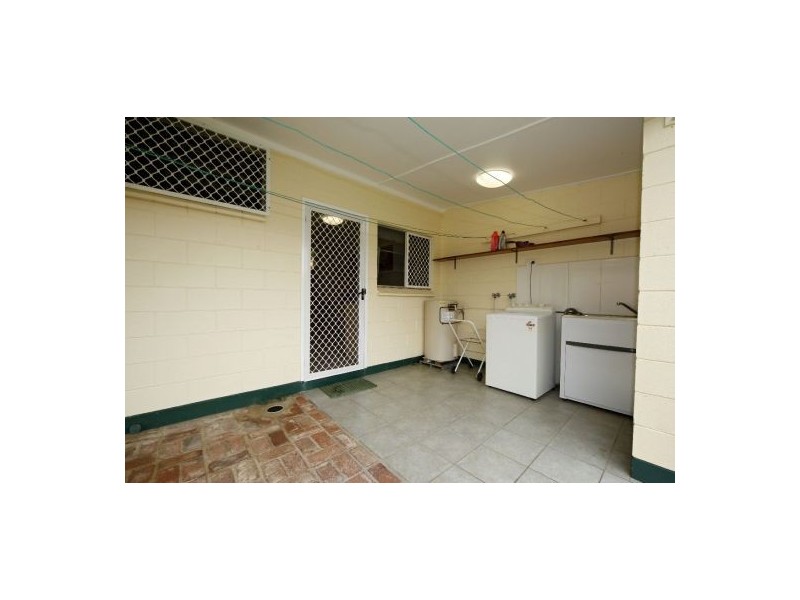 2/13 Kalinda Close, White Rock QLD 4868