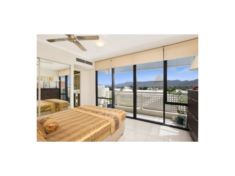 61/209 Abbott, Cairns QLD 4870