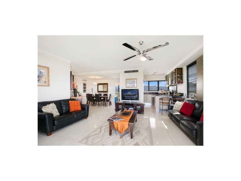 61/209 Abbott, Cairns QLD 4870