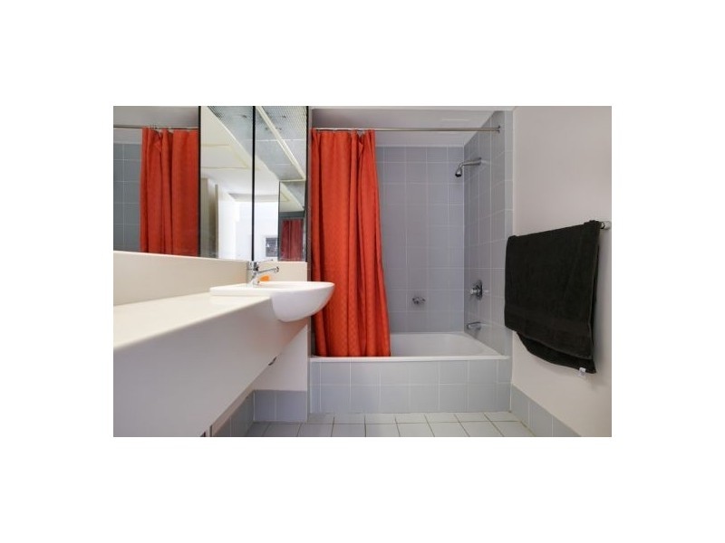 61/209 Abbott, Cairns QLD 4870