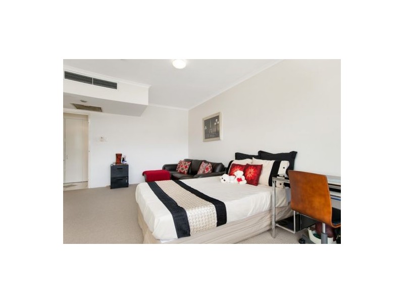 61/209 Abbott, Cairns QLD 4870