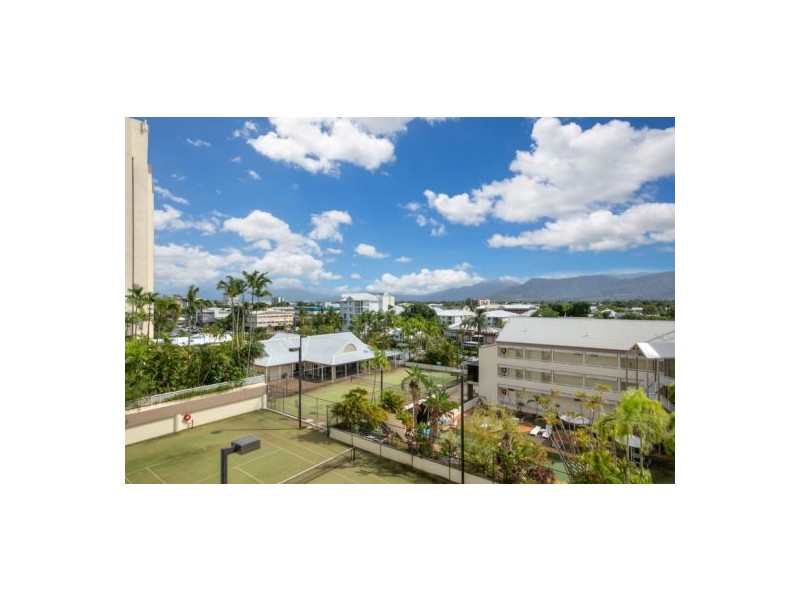 61/209 Abbott, Cairns QLD 4870