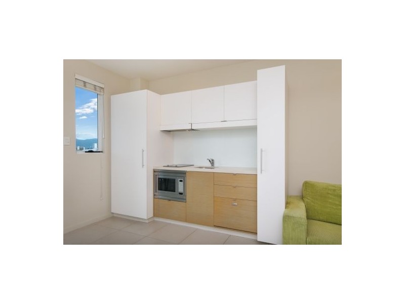 201 Lake Street, Cairns North QLD 4870