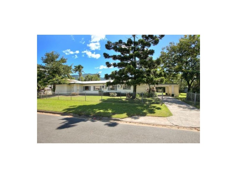 25 Pioneer Street, Manoora QLD 4870