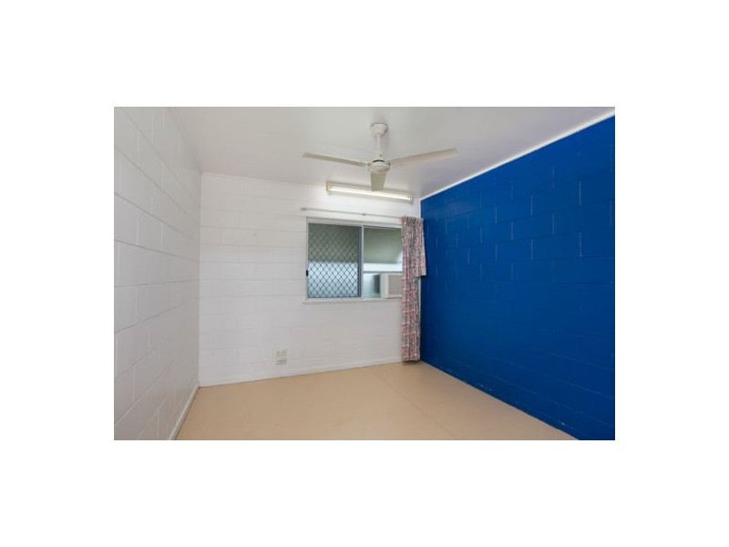 25 Pioneer Street, Manoora QLD 4870