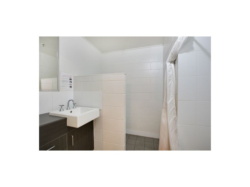 25 Pioneer Street, Manoora QLD 4870