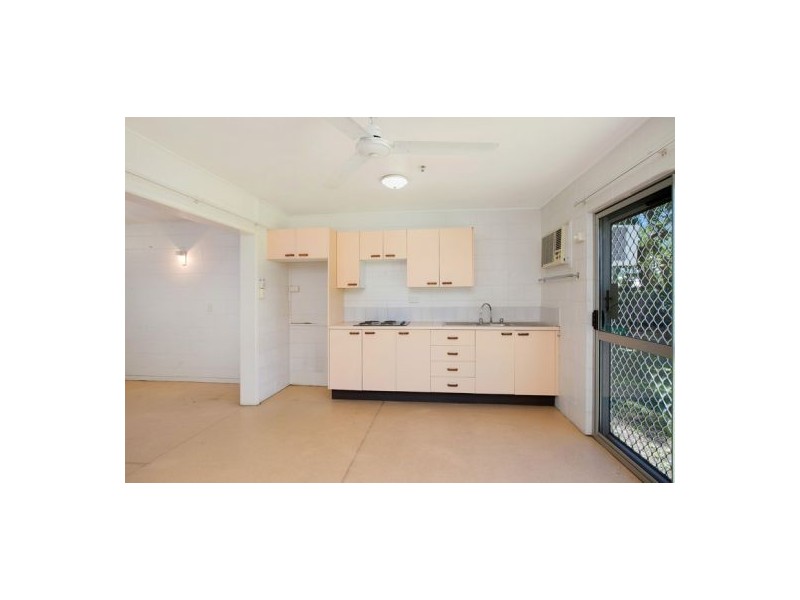 25 Pioneer Street, Manoora QLD 4870