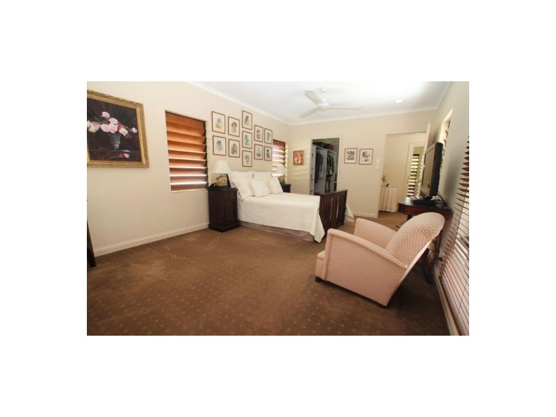 58 Cedar Road, Palm Cove QLD 4879