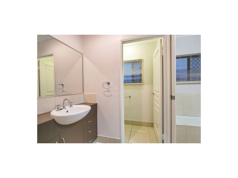 20 Milko Close, Brinsmead QLD 4870