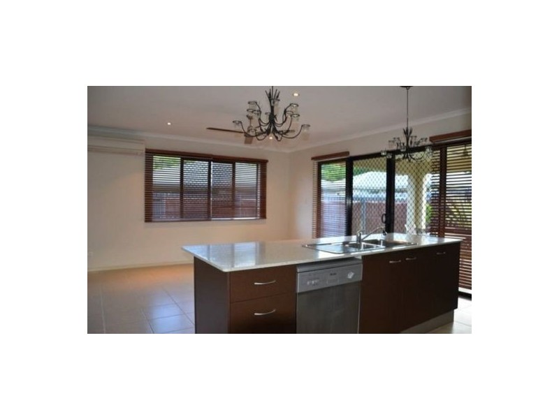 10 Quartz Street, Edmonton QLD 4869