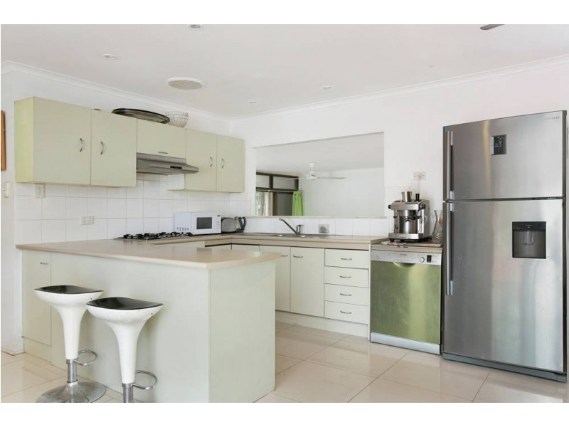 42 Jensen Street, Manoora QLD 4870