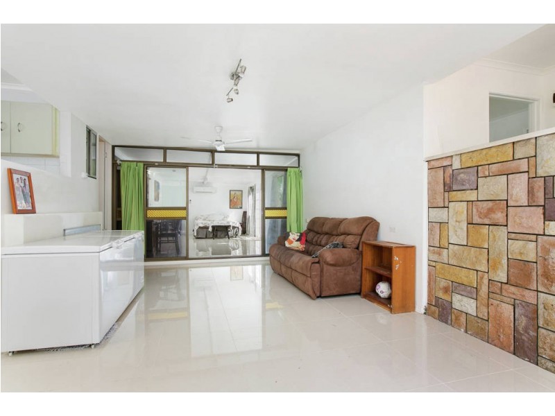 42 Jensen Street, Manoora QLD 4870