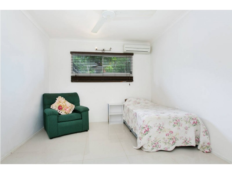 42 Jensen Street, Manoora QLD 4870