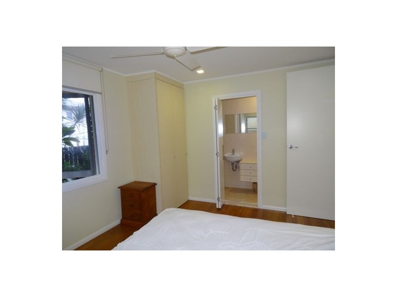 11a Creedy Street, Westcourt QLD 4870