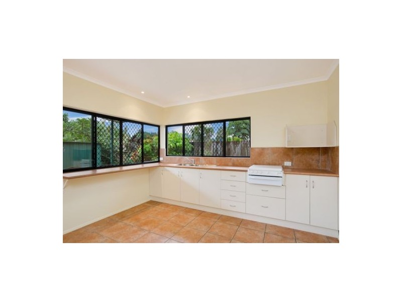 11b Creedy Street, Westcourt QLD 4870