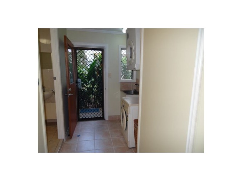 11b Creedy Street, Westcourt QLD 4870