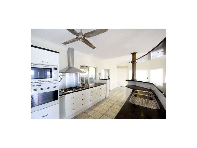 5 Hussar Close, Kanimbla QLD 4870