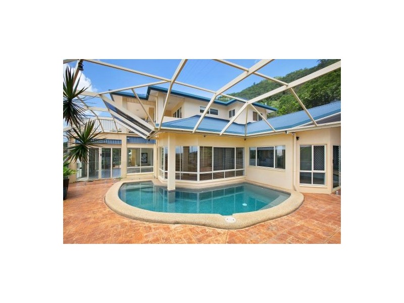 5 Hussar Close, Kanimbla QLD 4870