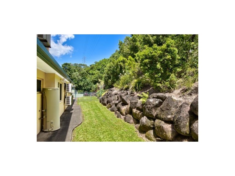 5 Hussar Close, Kanimbla QLD 4870