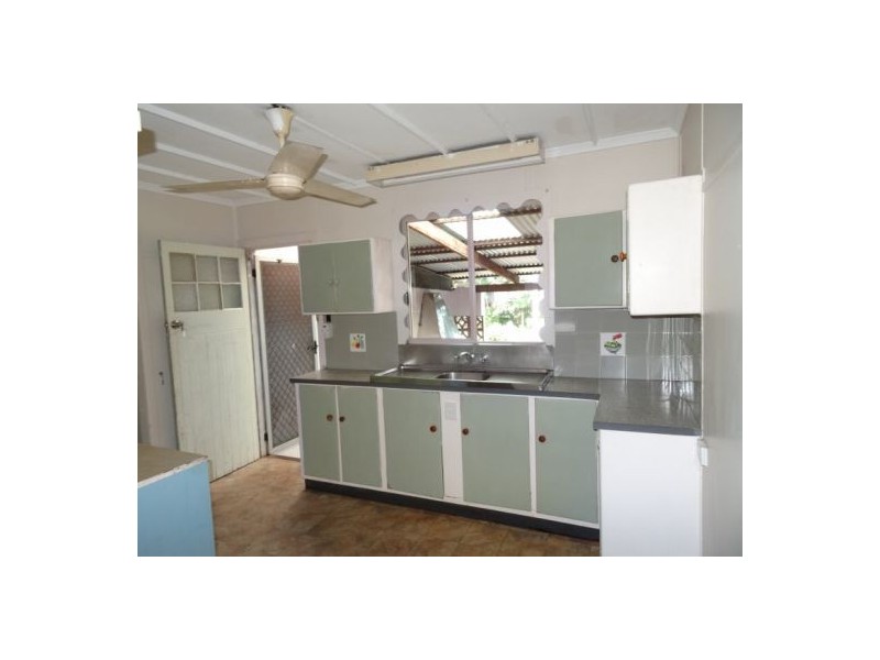 5 David Street, Manunda QLD 4870