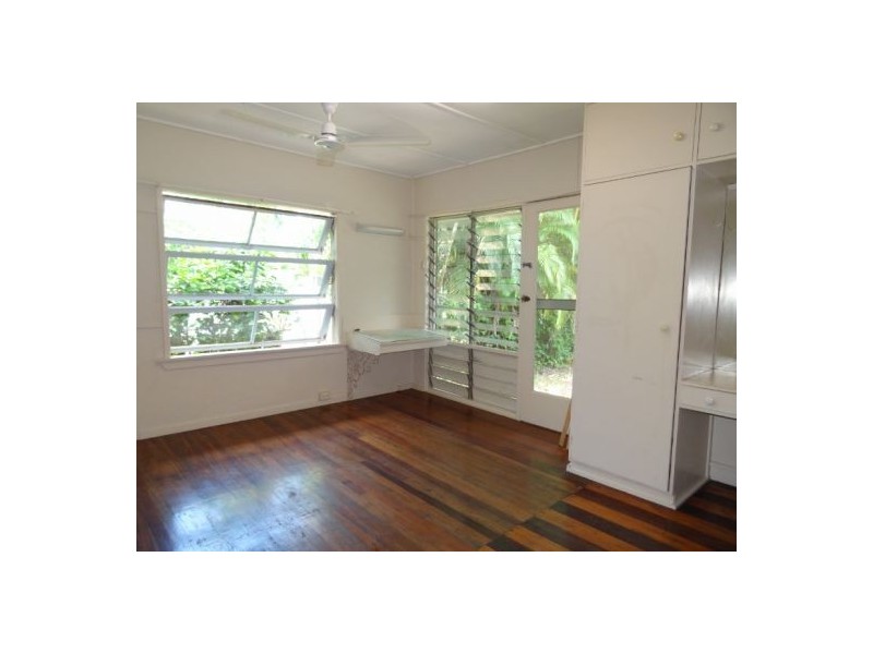 5 David Street, Manunda QLD 4870