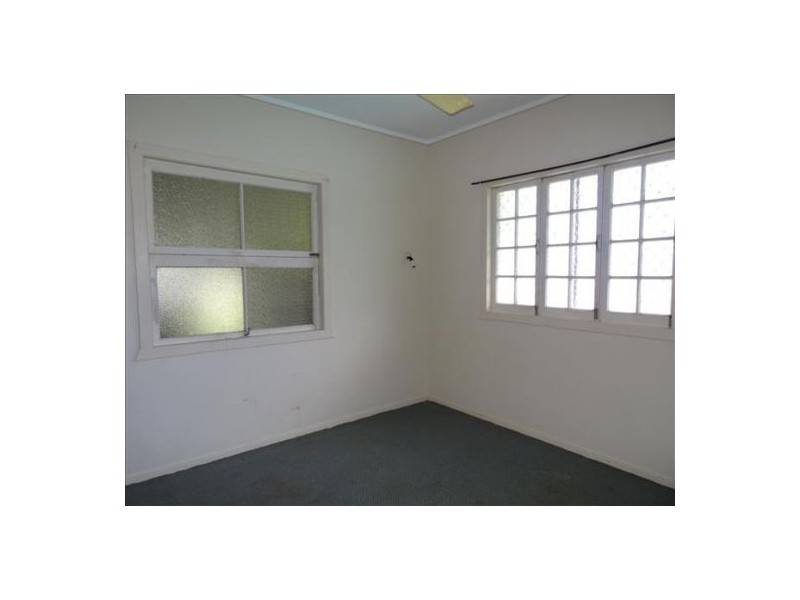 5 David Street, Manunda QLD 4870