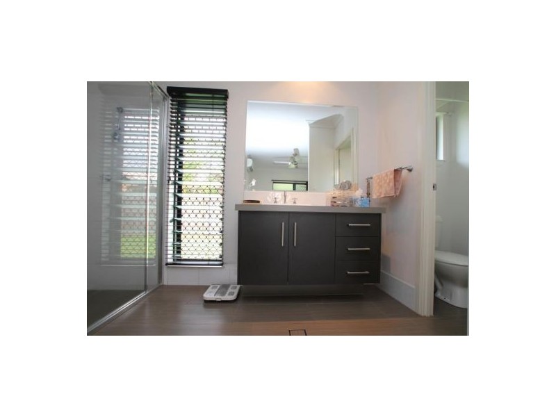 9 Norfolk Circuit, Redlynch QLD 4870