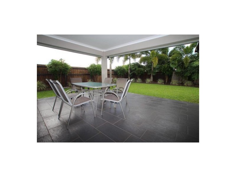 9 Norfolk Circuit, Redlynch QLD 4870