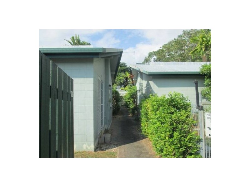 4/485 Mccoombe Street, Mooroobool QLD 4870