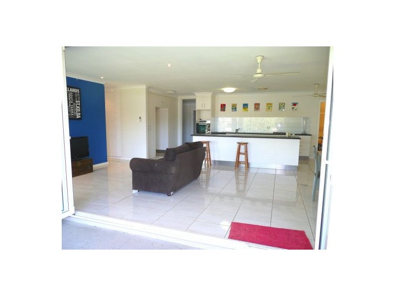 1 Duignan Street, Whitfield QLD 4870
