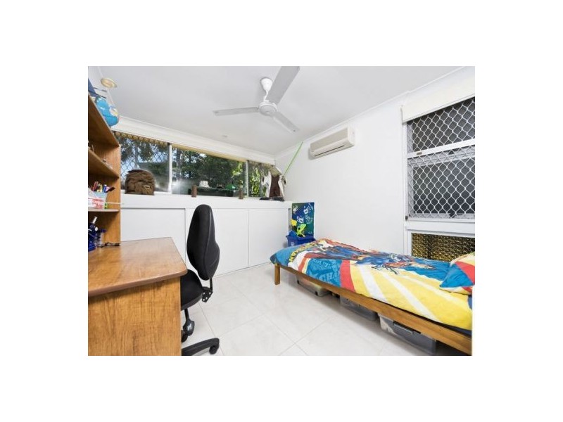 1 Duignan Street, Whitfield QLD 4870