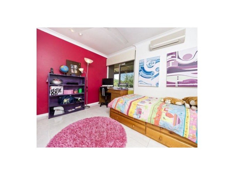 1 Duignan Street, Whitfield QLD 4870