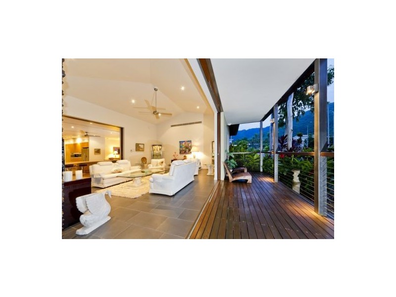 1 Argentea Boulevard, Palm Cove QLD 4879