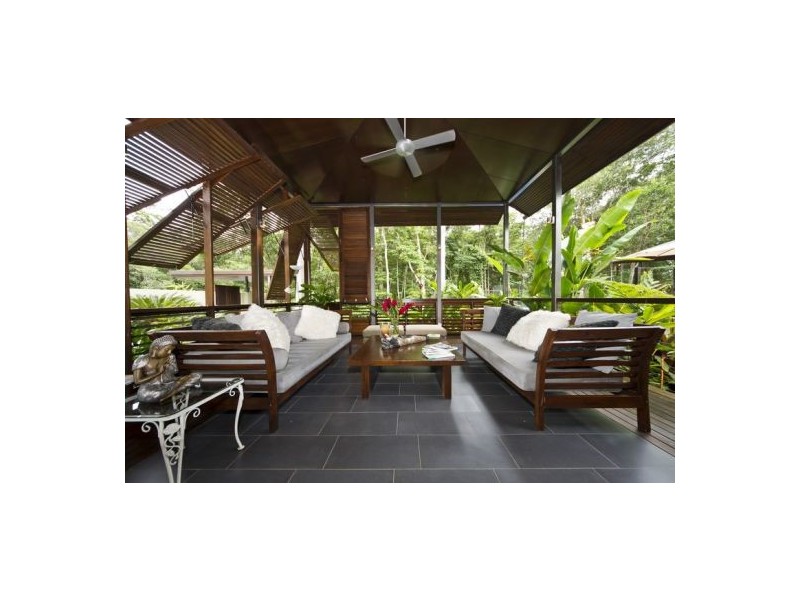 1 Argentea Boulevard, Palm Cove QLD 4879