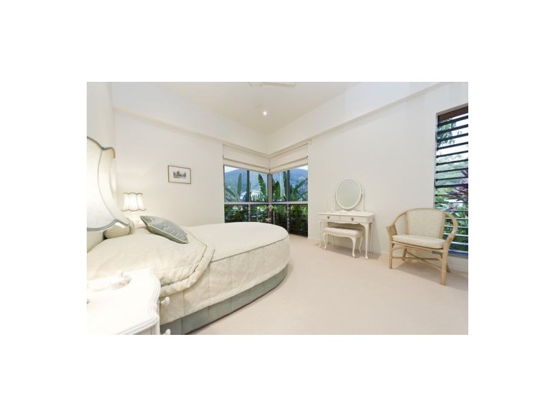 1 Argentea Boulevard, Palm Cove QLD 4879