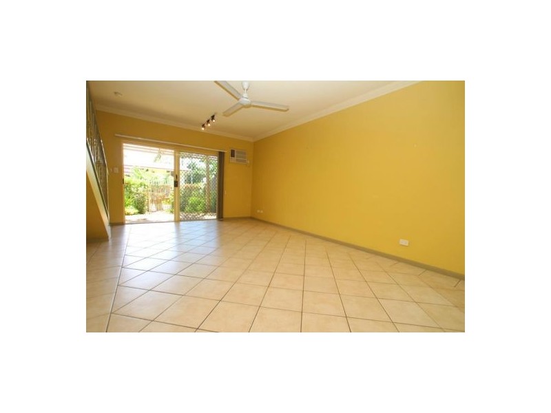 2/7-9 Le Grand Street, Freshwater QLD 4870