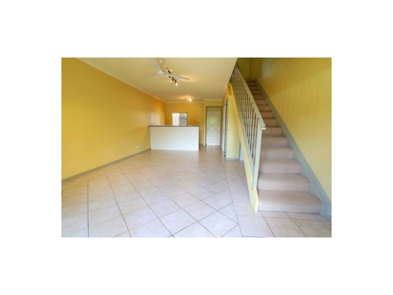 2/7-9 Le Grand Street, Freshwater QLD 4870