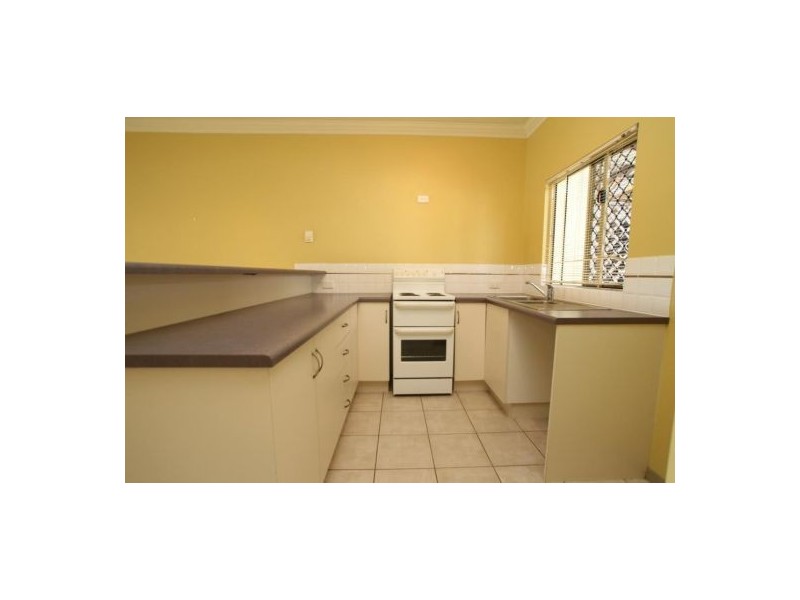2/7-9 Le Grand Street, Freshwater QLD 4870