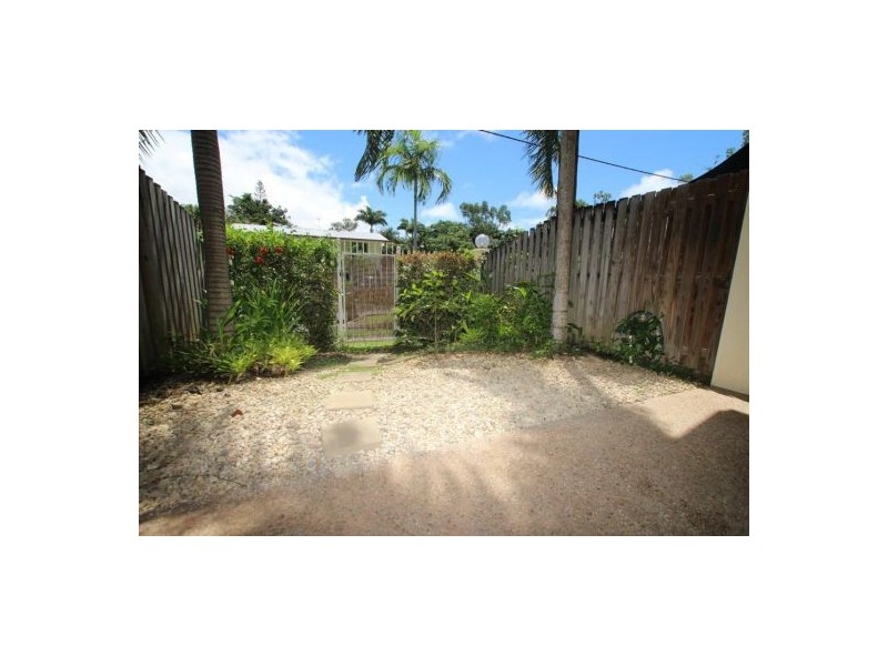 2/7-9 Le Grand Street, Freshwater QLD 4870