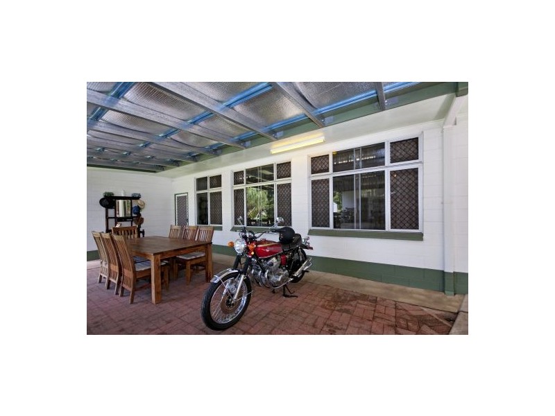 23 Headrick Street, Manunda QLD 4870