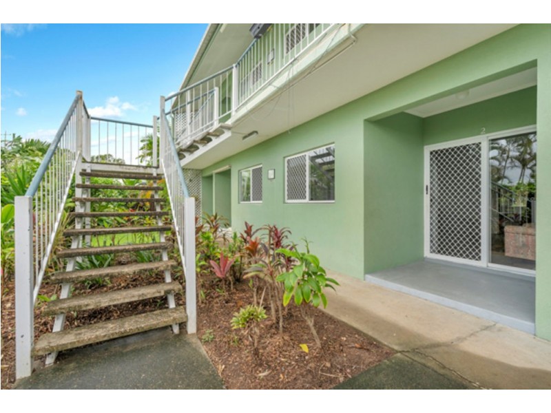 2/346 Mccoombe Street, Mooroobool QLD 4870