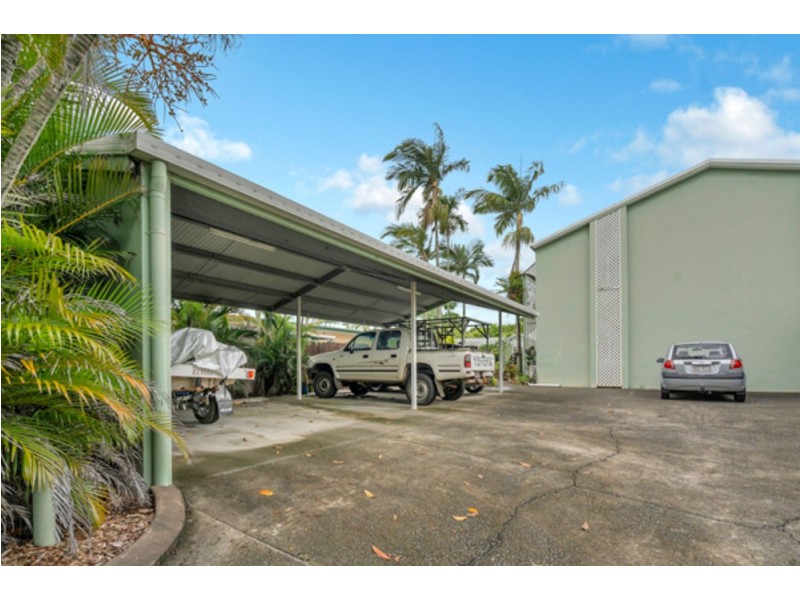 2/346 Mccoombe Street, Mooroobool QLD 4870